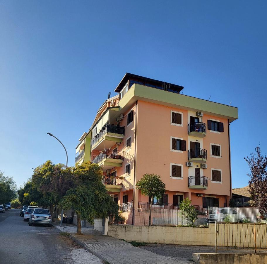 Casa Di Ninni คอริเลียโน กาลาโบร ภายนอก รูปภาพ